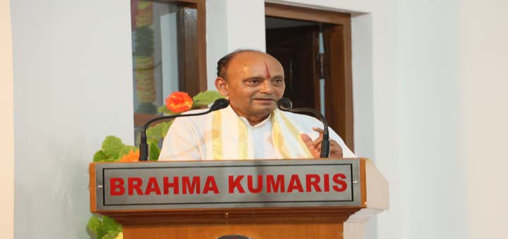 Respected Acharya Shiva Prasad Mamgai addressing